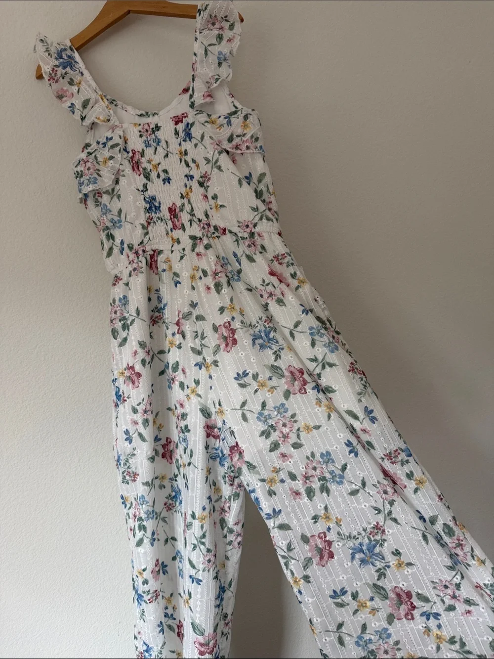 Truly Me by Sara Sara White Eyelet Romper Jumpsuit Floral Pattern Girls sz 10